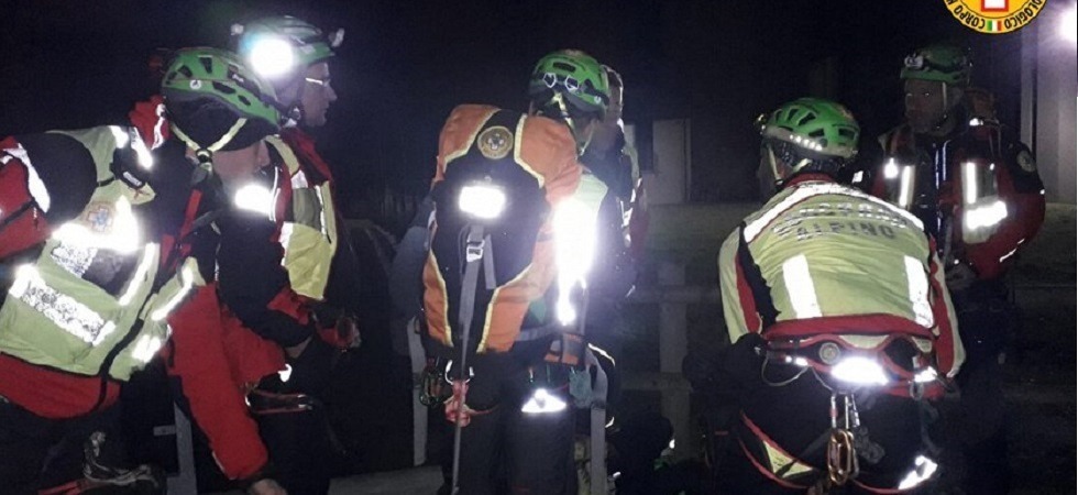 Cercano di raggiungere il ponte tibetano ma si perdono: senza torce e con le scarpe da ginnastica restano bloccati nel buio